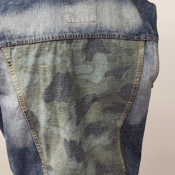 Vest - Picture 4 of 5